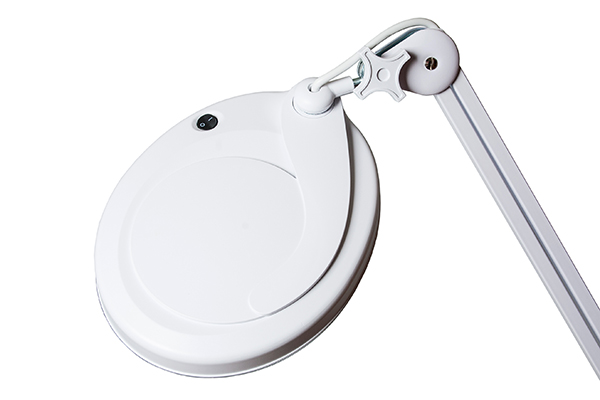 Лампа-лупа на кронштейне h10444