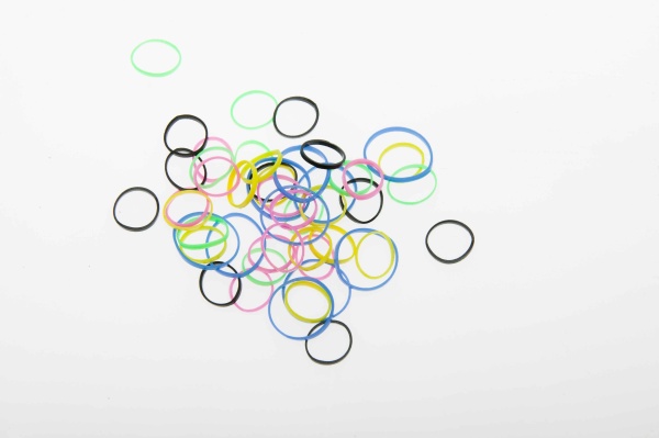 Резинки для волос Dewal Beauty силикон, цветные, mix mini (50 шт/уп)