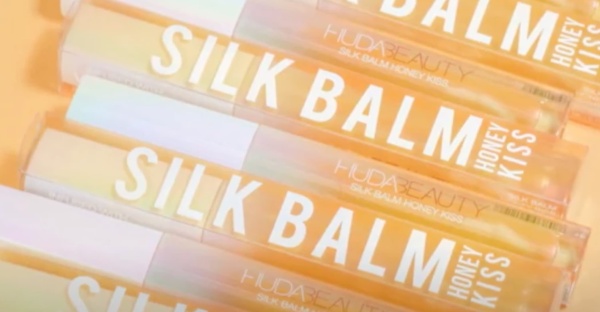 KISS Beauty Блеск-бальзам для губ с экстрактом меда Silk Balm Honey Kiss 7мл