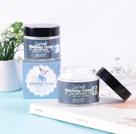 Jigott Крем для лица осветление, козье молоко Goat Milk Whitening Cream 70мл