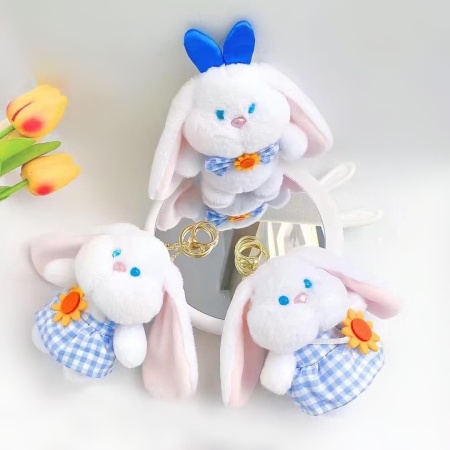 Брелок мягкая игрушка Заяц пухляш в сарафане белый