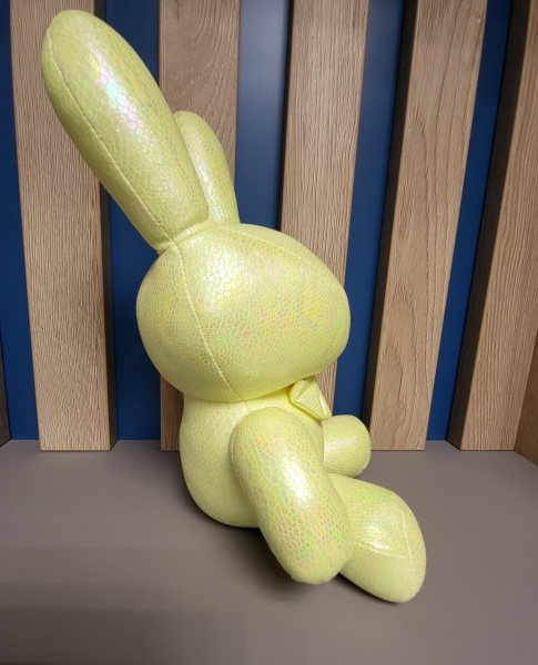 Игрушка интерьерная заяц Светящийся средний желтый