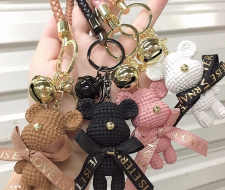 Y&M Брелок Медвежонок BearBrick зеленый