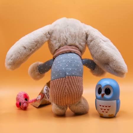 Брелок мягкая игрушка Заяц в сарафане розовый