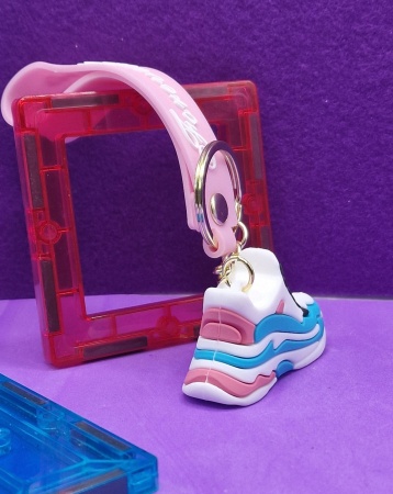 Брелок Кроссовок бело-голубой (Forever sports)