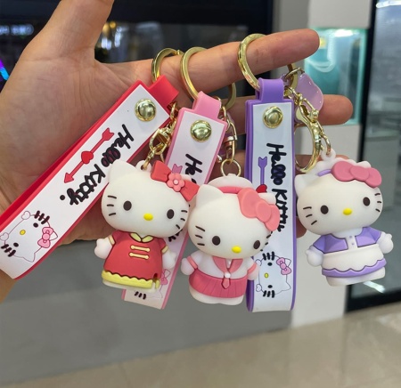 Y&M Брелок Хелло Китти фиолетовый с белым костюм (Hello)