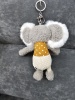 Брелок мягкая игрушка Коала серый/желтая кофта