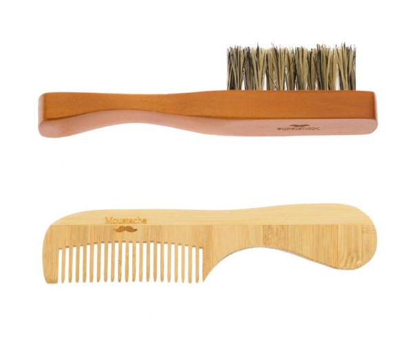 Набор расчесок DEWAL для усов в алюминиевом кейсе