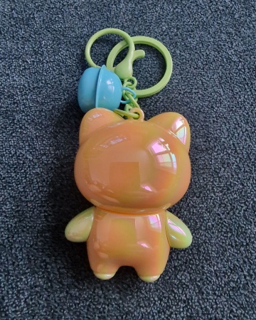 Брелок Кошка перламутровый салатовый