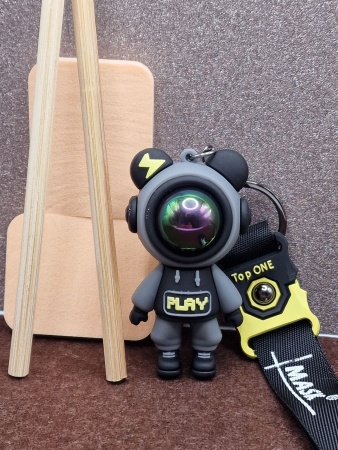 Y&M Брелок Космонавт Play серый (Mask)