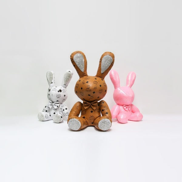 Игрушка интерьерная заяц MCM средний со стразами коричневый