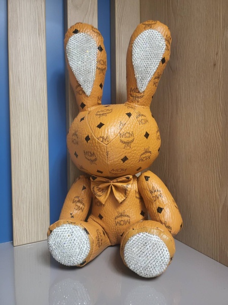 Игрушка интерьерная заяц MCM большой со стразами коричневый