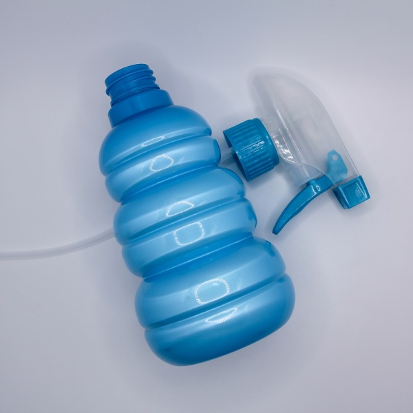 Распылитель для волос парикмахерский пластиковый (пульверизатор для воды) 450мл, синий