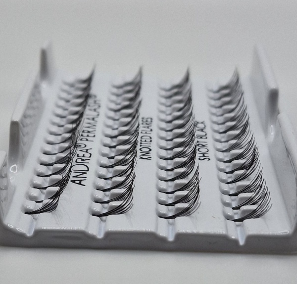 Andrea Пучки ресниц безузелковые короткие (short) черные