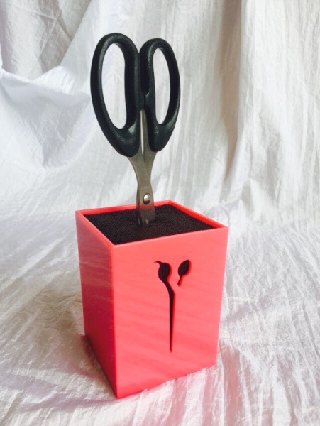 Подставка для ножниц и инструмента в виде стакана, розовая