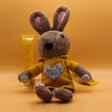 Брелок мягкая игрушка Заяц в кофте желтый