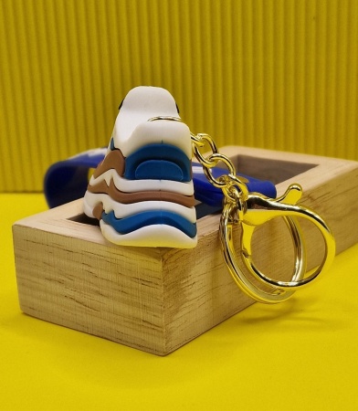 Брелок Кроссовок бело-коричневый (Forever sports)