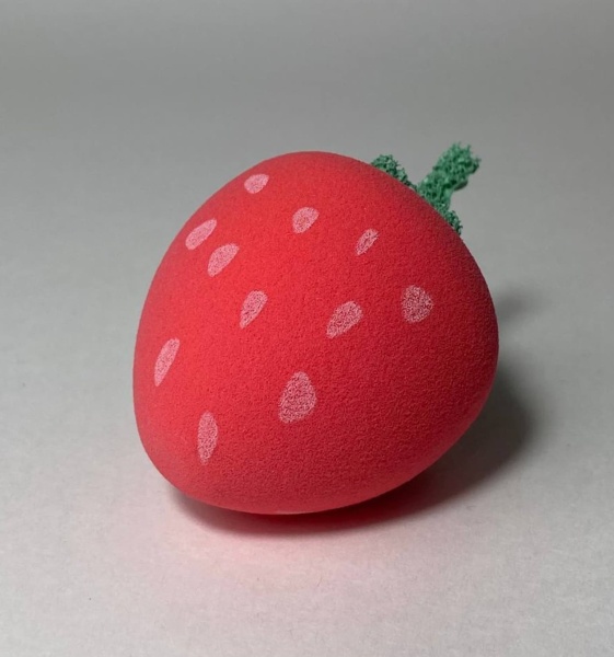 Спонжик для макияжа клубника Beauty Blender 1шт