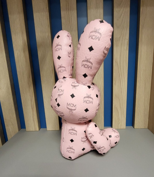 Игрушка интерьерная заяц MCM большой со стразами розовый